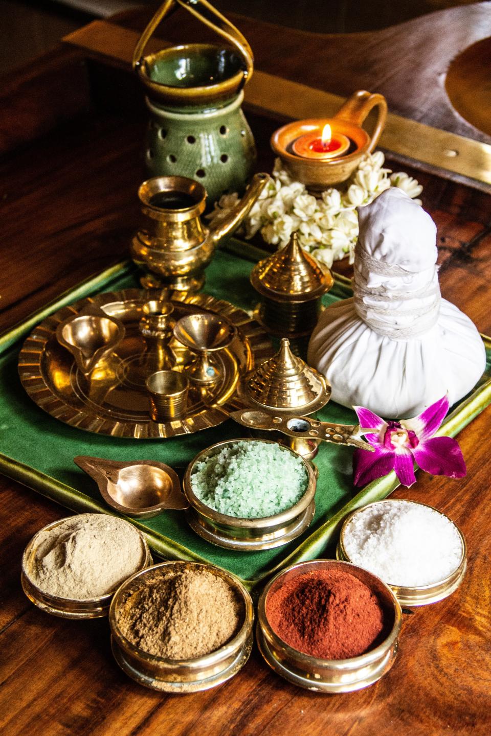 Many Ayurvedic massages use a pinda sweda herbal compress made with healing medicinal herbs.