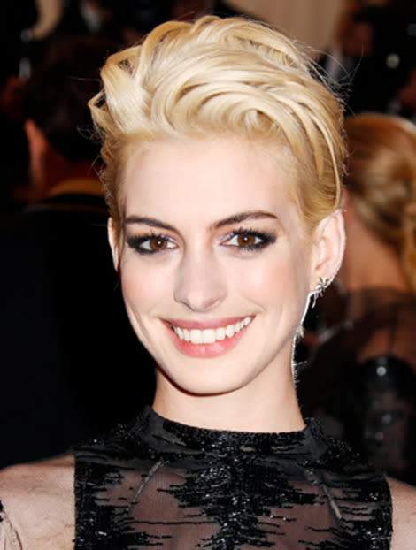Anne Hathaway's hair is blond now — see her new look!