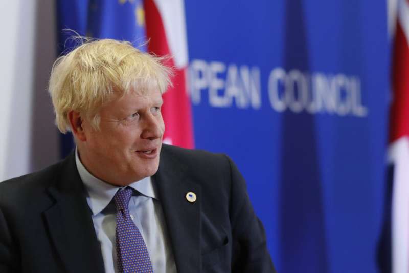 2019年10月，英國首相強森（Boris Johnson）極力推動英國脫歐進程（AP）