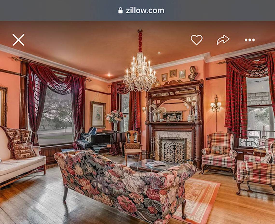 Living room Screen grab from Zillow