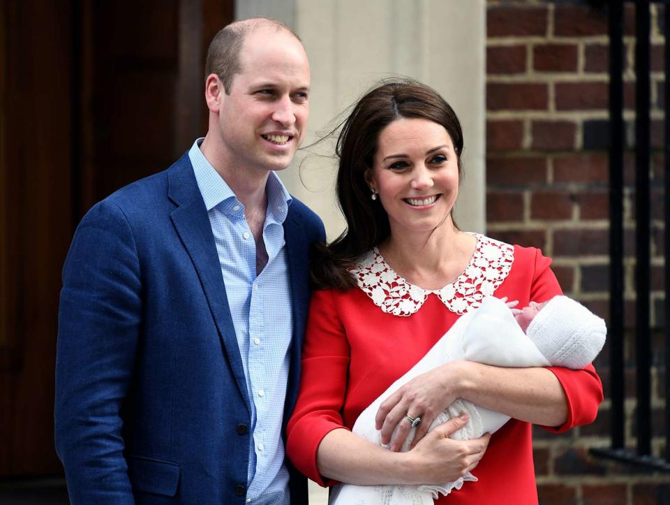 Prince William, Duke of Cambridge and Catherine, Duchess of Cambridge leave the Lindo Wing at St. Mary's Hospital with their newborn son Prince Louis of Cambridge on April 23, 2018 in London, England. The Duke and Duchess of Cambridge's third child is now fifth in line to the throne