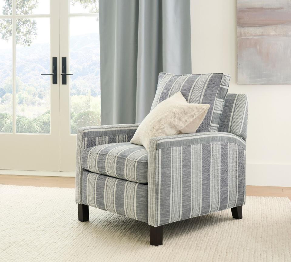 <p><a href="https://go.redirectingat.com?id=74968X1596630&url=https%3A%2F%2Fwww.potterybarn.com%2Fproducts%2Ftyler-upholstered-recliner%2F&sref=https%3A%2F%2Fwww.elle.com%2Ffashion%2Fshopping%2Fg60202350%2Fbest-recliners%2F" rel="nofollow noopener" target="_blank" data-ylk="slk:Shop Now;elm:context_link;itc:0;sec:content-canvas" class="link ">Shop Now</a></p><p>Tyler Square Arm Upholstered Recliner</p><p>$1299.00</p>