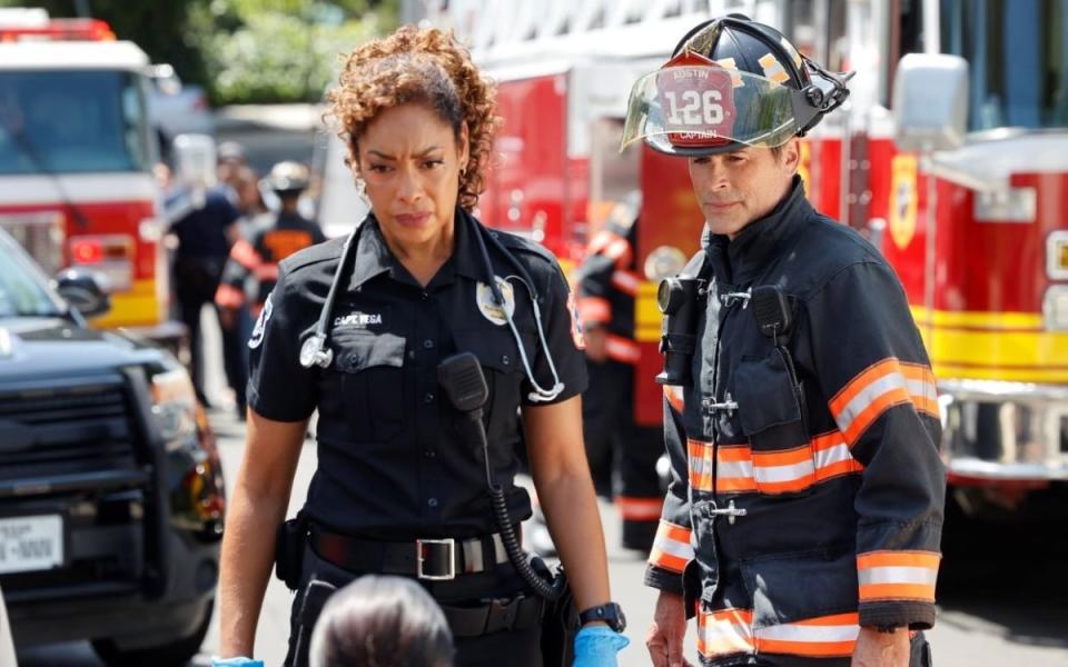 Gina Torres, Rob Lowe<p>CR: Jordin Althaus/FOX</p>