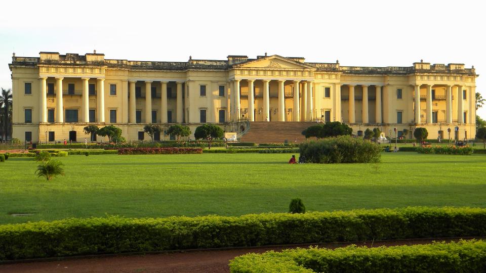 8. Hazarduari Palace Museum, Murshidabad