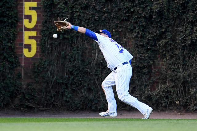 Cubs' Kyle Schwarber draws attention for his throwing arm in left field