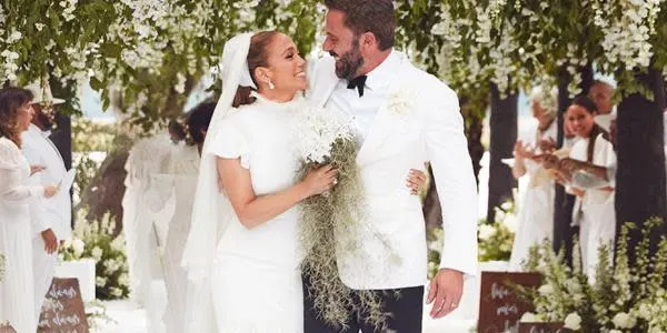 Jennifer Lopez and Ben Affleck: the first official photos of their wedding are revealed