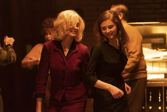 <p>Neon</p> Anne Hathaway and Thomasin McKenzie in 'Eileen'