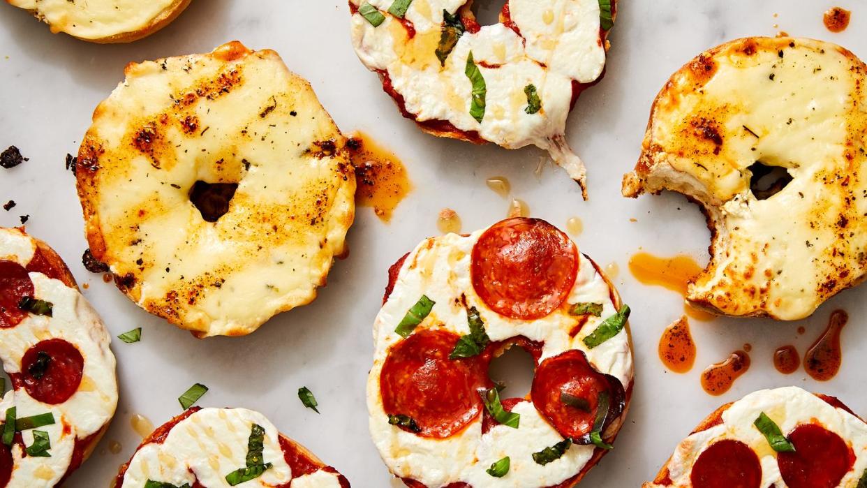 pizza bagels