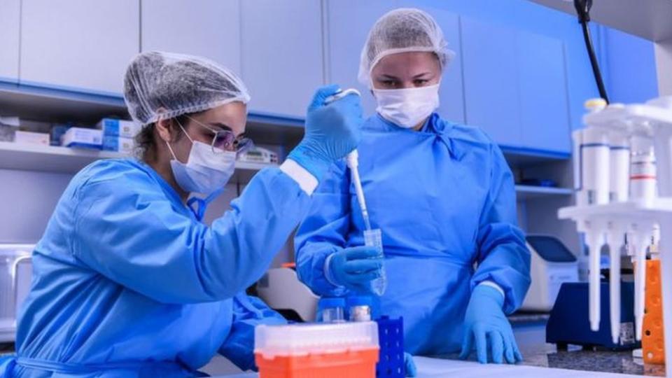 Trabajadoras de laboratorio