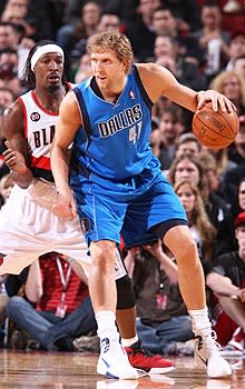 Dirk Nowitzki scored 14 of his 33 points in the fourth quarter of the Mavs' Game 6 victory