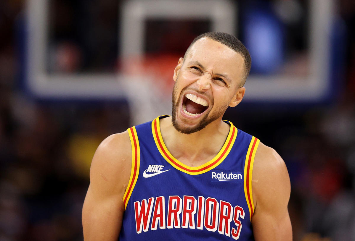 NBA: Steph Curry, MVP front-runner, is Warriors' title key - Yahoo Sports