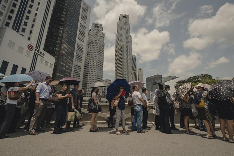 Los habitantes de Singapur tendrían que destinar 8 años de su ingreso para pagar la deuda(EFE/Tom White)