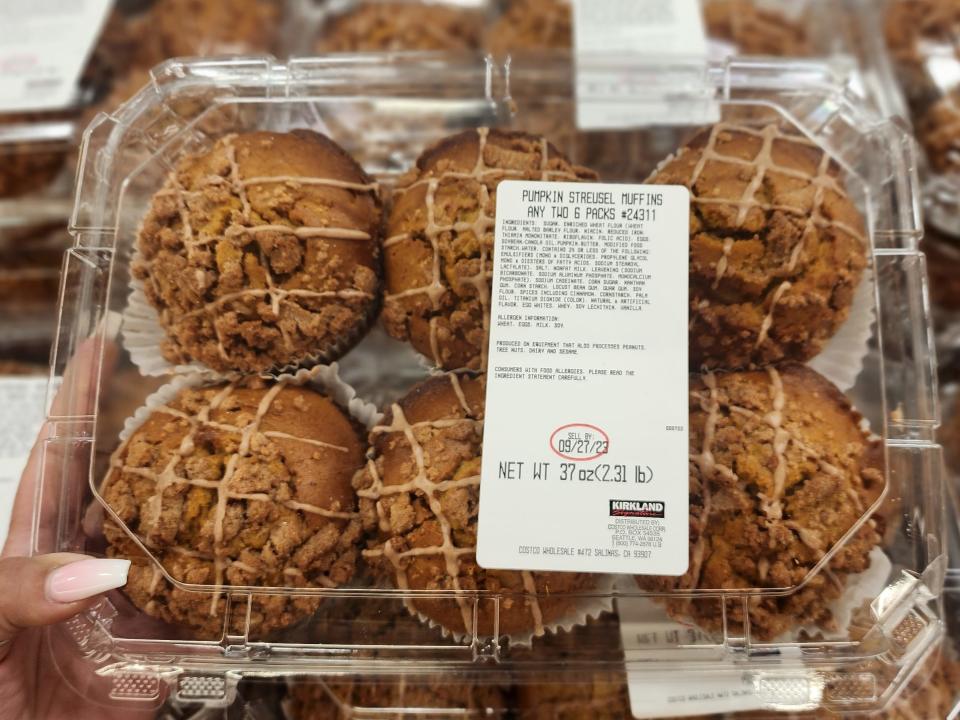 Pumpkin-streusel muffins