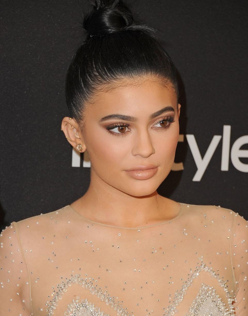 Celebrity earrings - Kylie Jenner