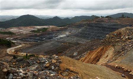 An overview of Barrick Gold Corporation's Pueblo Viejo gold mine, one of the world's largest, is seen in Cotui December 11, 2013. REUTERS/Ricardo Rojas