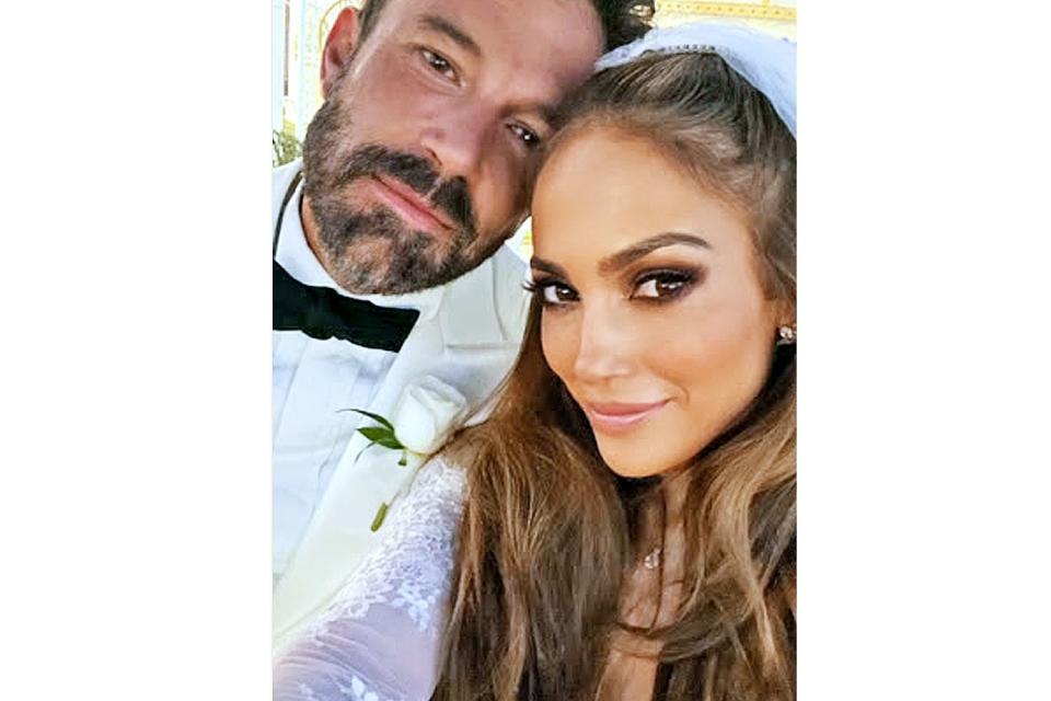 Jennifer Lopez uploaded to her newsletter pics from her and Ben's wedding. Credit: On The JLo