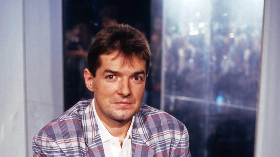 Bis heute fasziniert Falco gleichermaßen. Doch auch 20 Jahre nach seinem Tod ist immer noch unklar, wer genau hinter dieser Person stand. War es Hans Hölzel selbst oder ist Falco nur eine Kunstfigur?