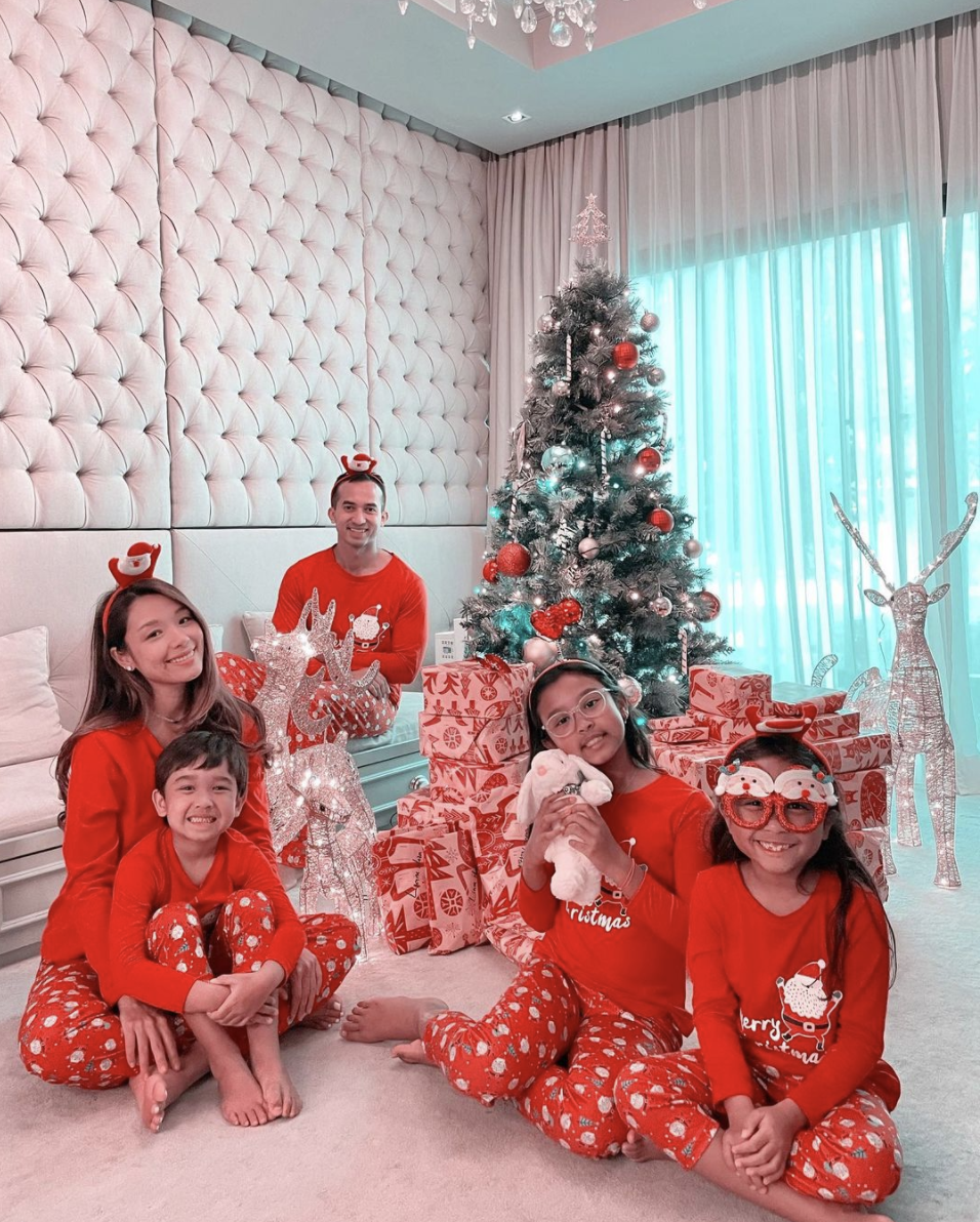 Former Malaysian TV host Marion Caunter dressed her family in matching Christmas wear. (PHOTO: Marion Caunter Instagram) 