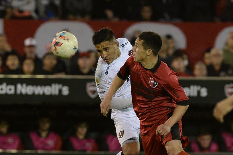 Newell's ganaba 2-0 y era líder, pero se le escapó de modo increíble: 2-2 con Patronato; en la cima, con el Lobo