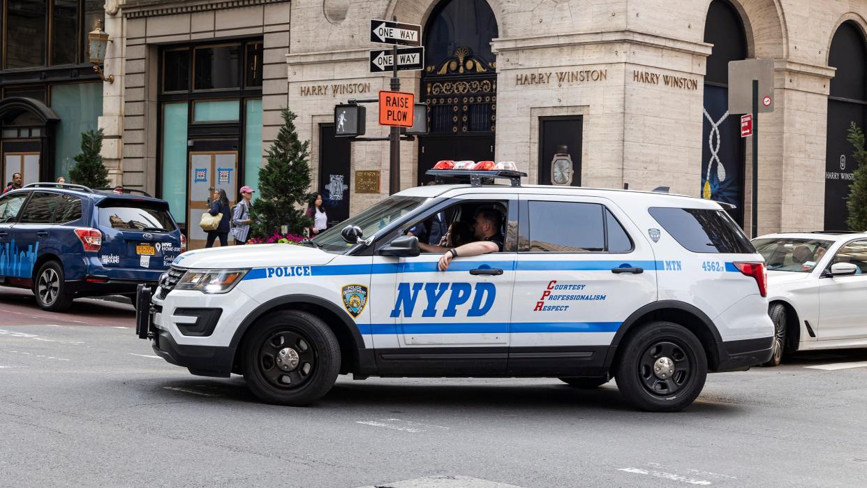 Police Are Tagging Fleeing Cars With GPS Darts to Avoid Dangerous Pursuits photo