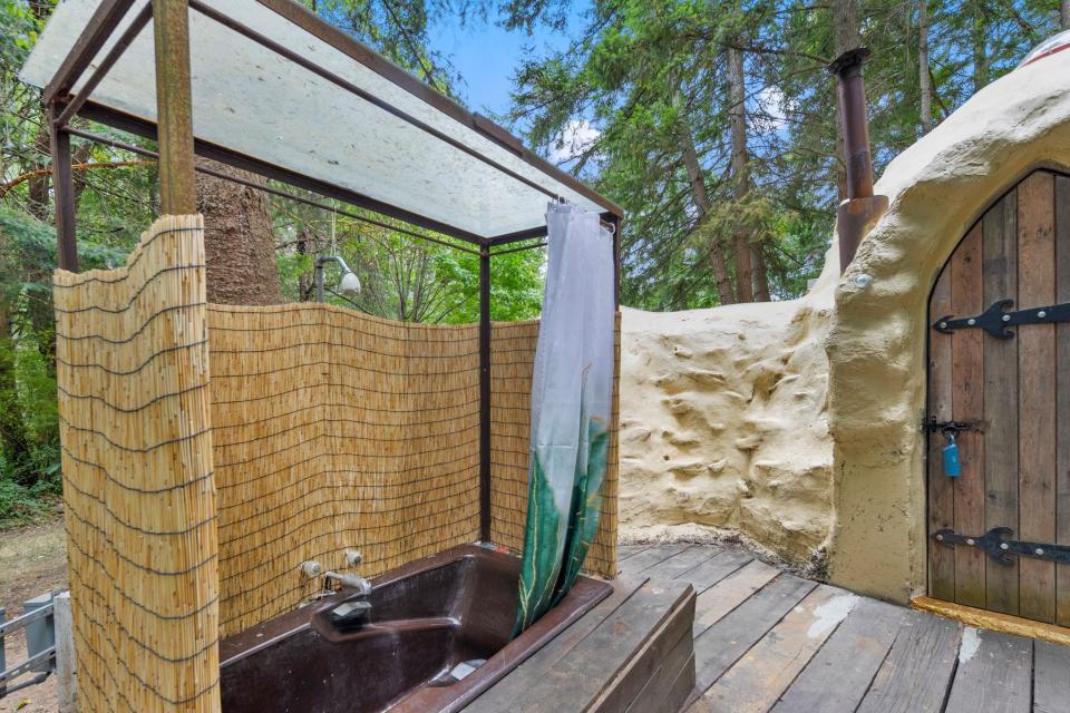 The outdoor shower.