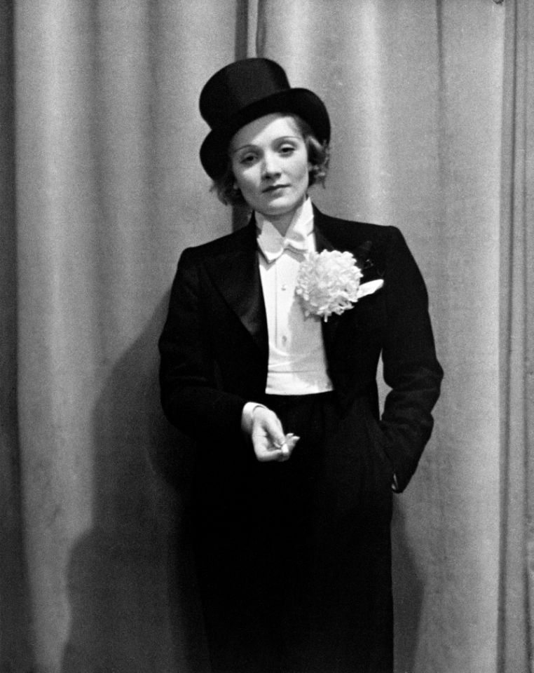 Marlene Dietrich en smoking et haut-de-forme au Ball for Foreign Press en 1929.
