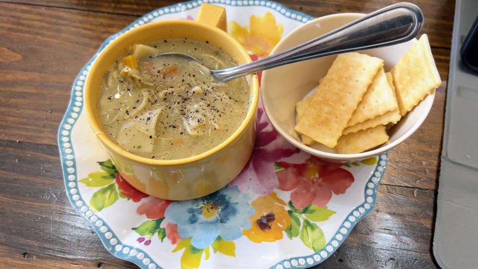 A cup of homemade chicken soup costs only around $4 at Ellens Cafe on 3rd in downtown Leesburg, but it packs a big hearty punch.