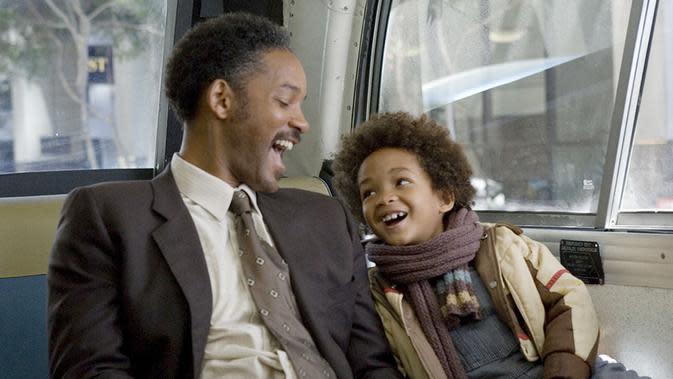 Nah, ini ketika Jaden Smith dan Will Smith main di film The Pursuit of Happiness. (HollywoodLife)