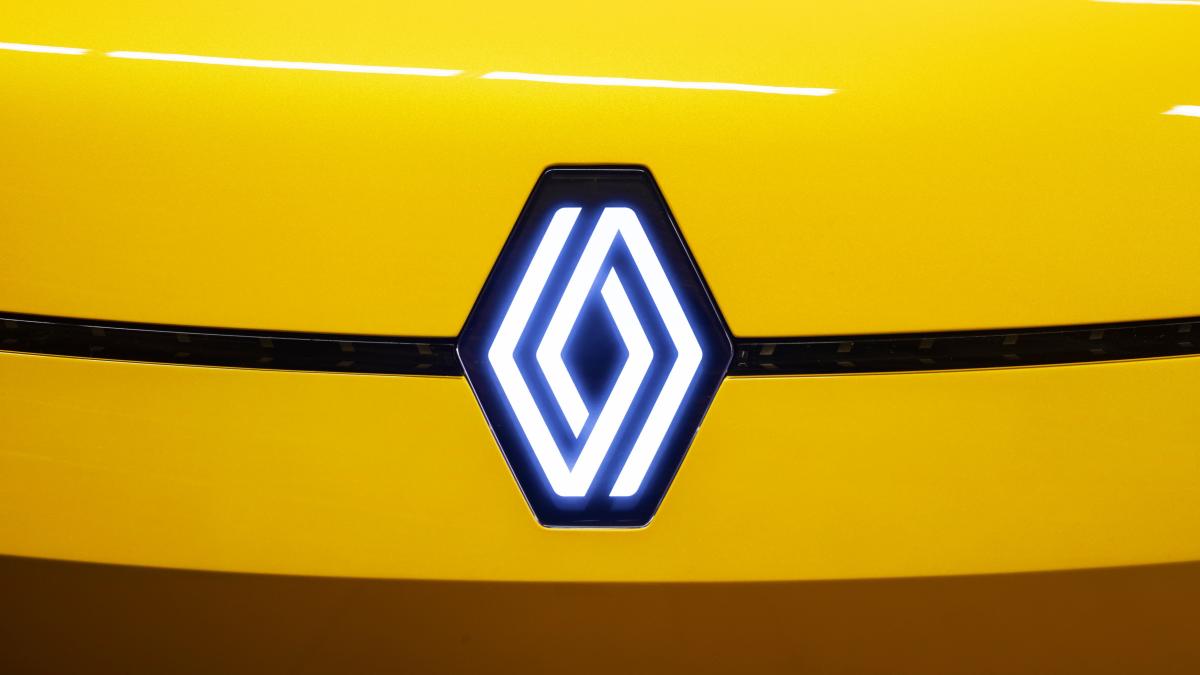 Renault models to wear new logo from 2024