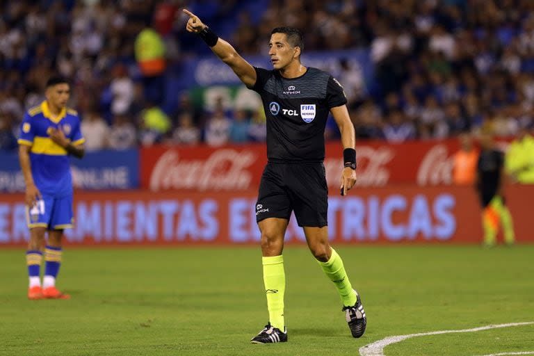 Yael Falcon Pérez dirigirá un Superclásico por primera vez en su carrera; en 2023 impartió justicia en Rosario Central vs. Newell's