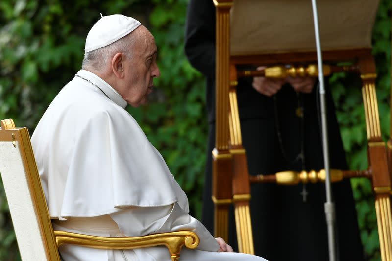 Pope Francis leads Holy Rosary prayer in Vatican gardens