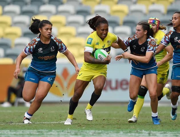 Ellia Green of Australia makes a break during the Oceania Sevens Challenge match between Australia and Oceania at Queensland Country Bank Stadium on June 27, 2021 in Townsville, Australia. (Photo: Ian Hitchcock via Getty Images)