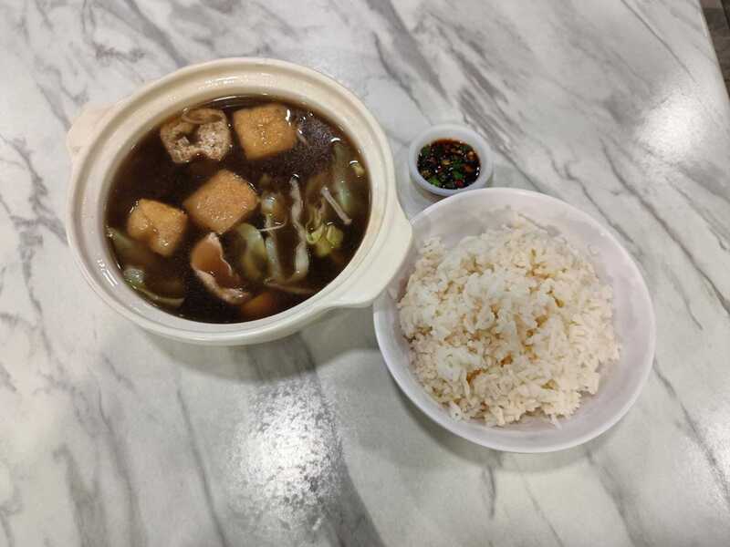 大馬肉骨茶口味多元 馬來西亞肉骨茶口味多元，除了肉骨茶之外，也有雞 骨茶、海鮮肉骨茶或羊肉肉骨茶，圖為雞骨茶同樣受 到觀光客喜愛。 （淡江大學東南亞史研究室提供） 中央社記者黃自強吉隆坡傳真  112年8月2日 