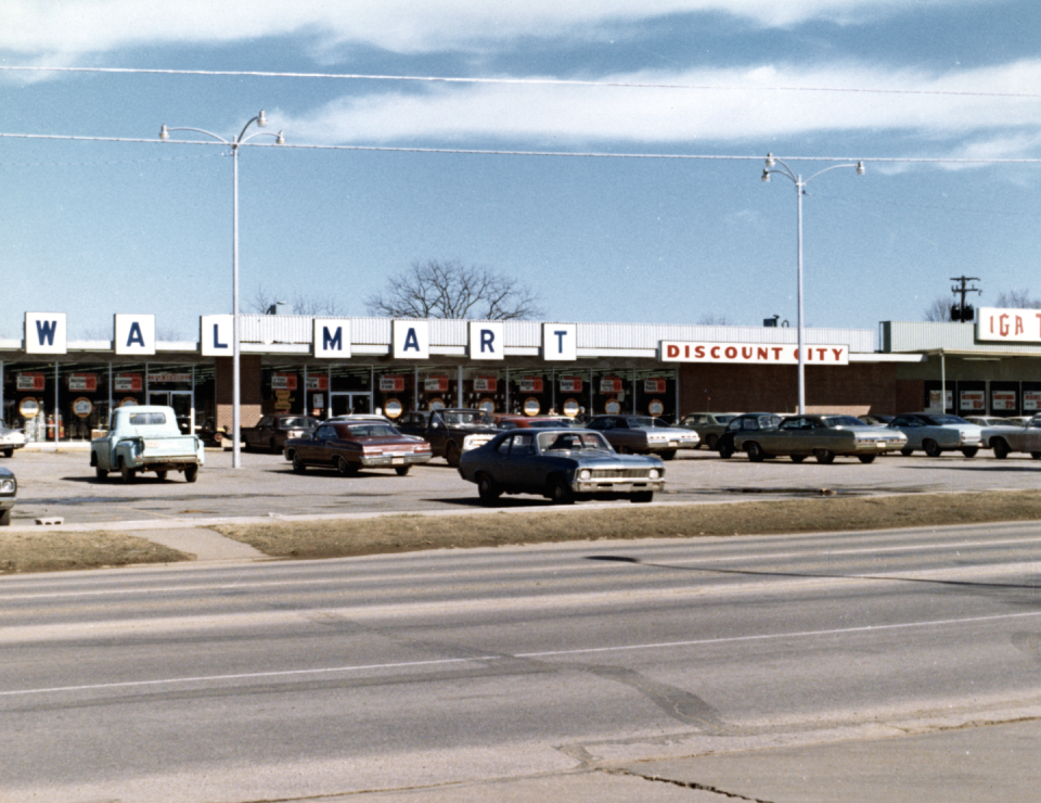 These Vintage Photos Show the Evolution of Walmart