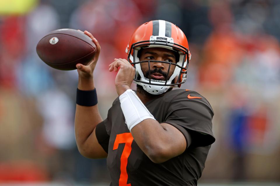 Browns quarterback Jacoby Brissett warms up before a game against the Tampa Bay Buccaneers in Cleveland, on Sunday, Nov. 27, 2022.