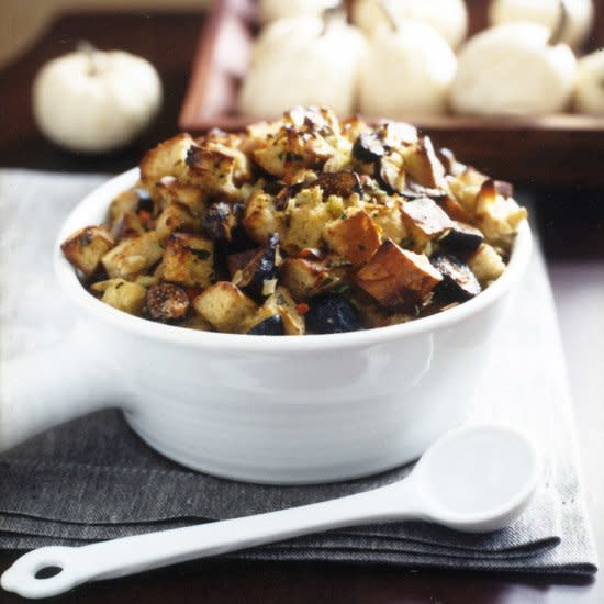 Fig-and-Almond Bread Stuffing with Fennel