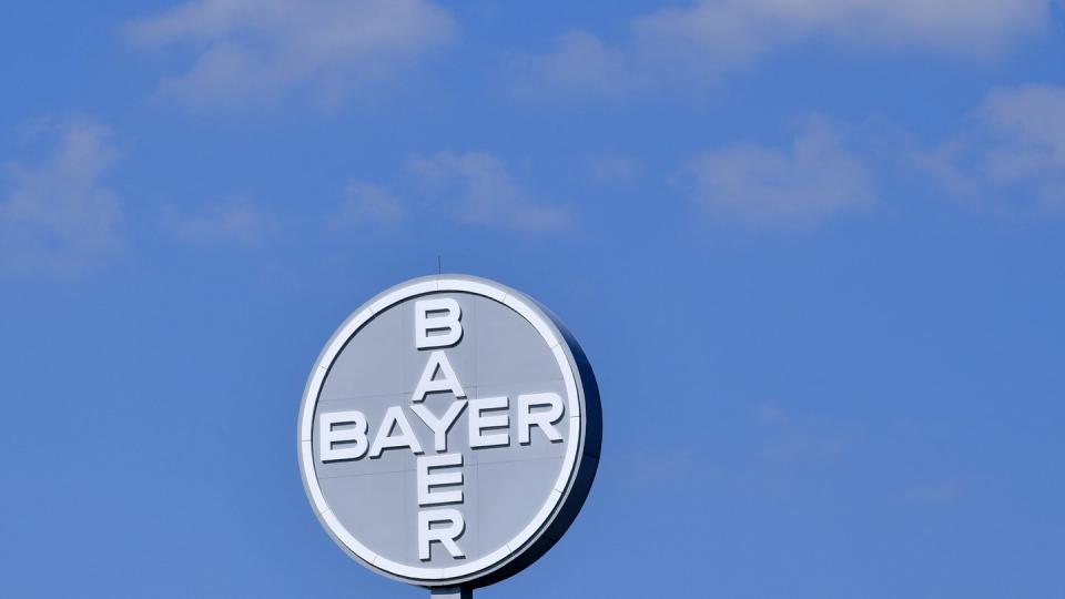 Bayer soll einem Pfirsichbauern zusammen mit BASF Schadenersatz zahlen.