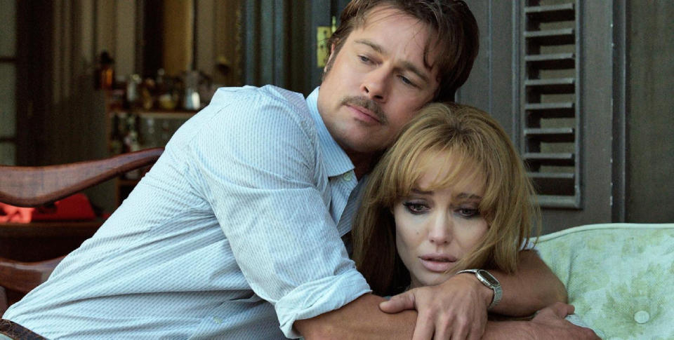 In Jolies Regie-Arbeit “By the Sea” standen die beiden das erste Mal seit “Mr and Mrs Smith” wieder gemeinsam vor der Kamera. Sie spielten darin ein Ehepaar in der Krise. (Foto: Universal Pictures)