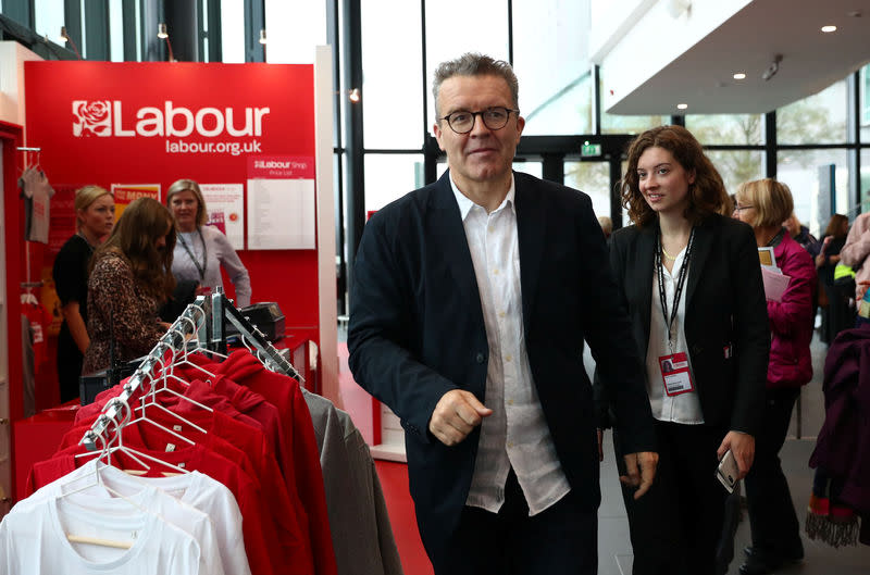 Le gouvernement de la Première ministre conservatrice Theresa May est au bord de l'effondrement et il pourrait bien y avoir prochainement des élections législatives anticipées, a estimé dimanche le numéro deux du Labour, Tom Watson. /Photo prise le 23 septembre 2018/REUTERS/Hannah McKay