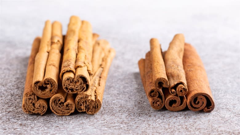 Ceylon cinnamon and cassia sticks