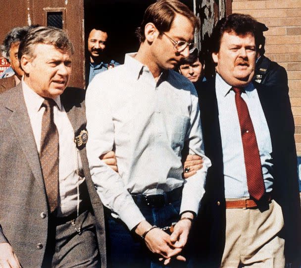 PHOTO: In this March 23, 1985, file photo, detectives take Bernard Goetz to his arraignment in New York. (Mitchell Tapper/AP, FILE)