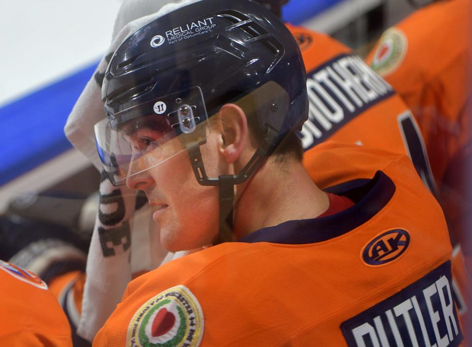 Bobby Butler cools down during the game he played for the Railers on Jan. 2.