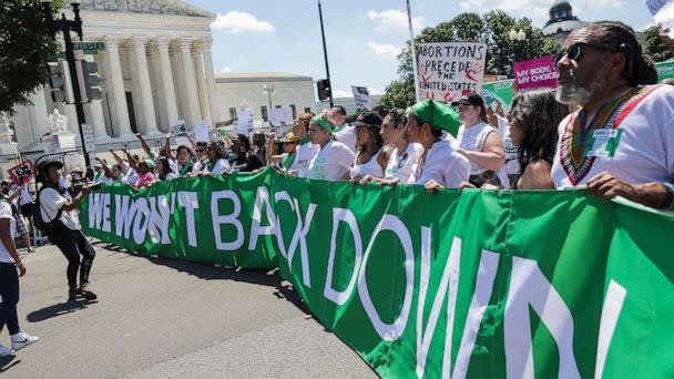 PHOTO: Abortion rights activists protest outside the U.S. Supreme Court on the last day of their term on June 30, 2022, in Washington, D.C. (Kevin Dietsch/Getty Images)