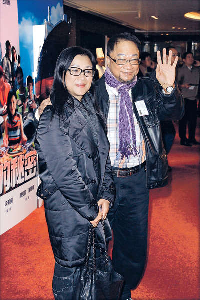 徐小明與太太李鳳鳴結婚32年，夫婦同為影圈中人。