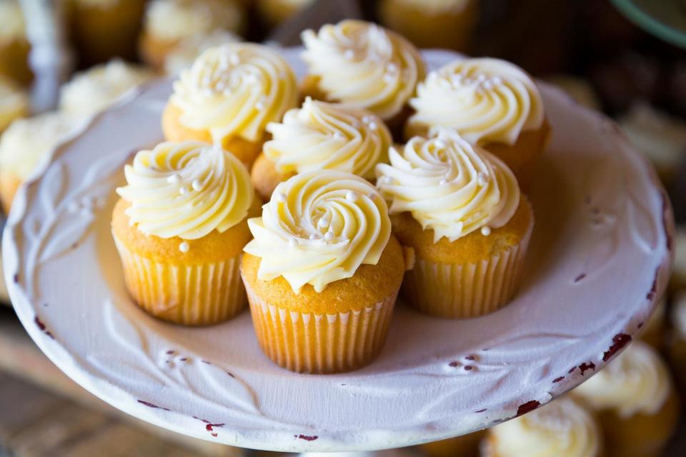 Vanilla Cupcakes With Buttercream