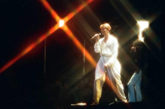 The 20 Best David Bowie Outfits, Ranked