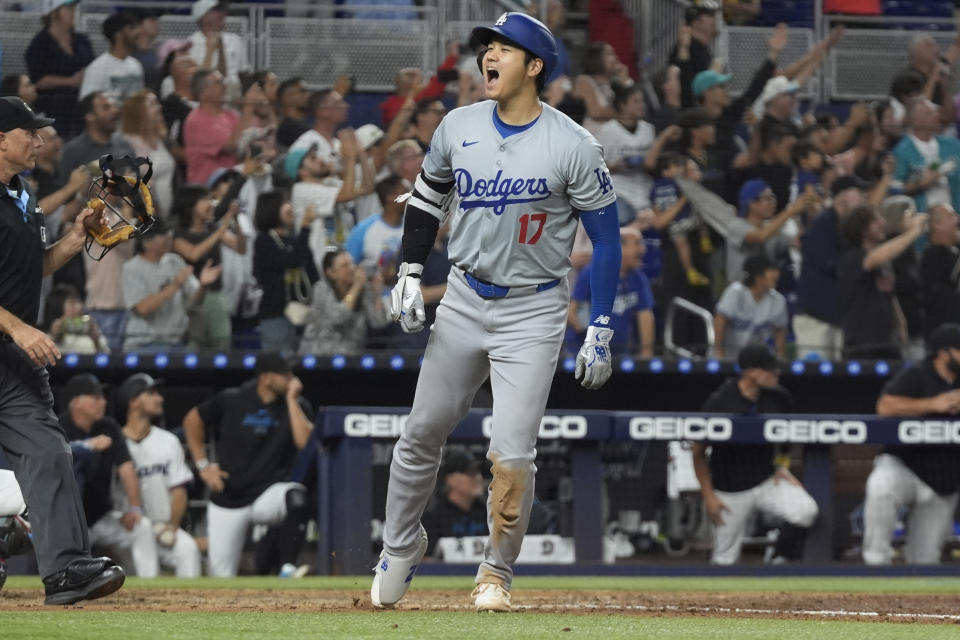 Pada hari Kamis di Miami, Shohei Ohtani mencetak home run ke-49 dan ke-50 musim ini, setelah mencuri base ke-50 dan ke-51, sehingga menjadi satu-satunya pemain yang mencetak home run dalam sejarah MLB. (Foto AP/Marta Lavandier)