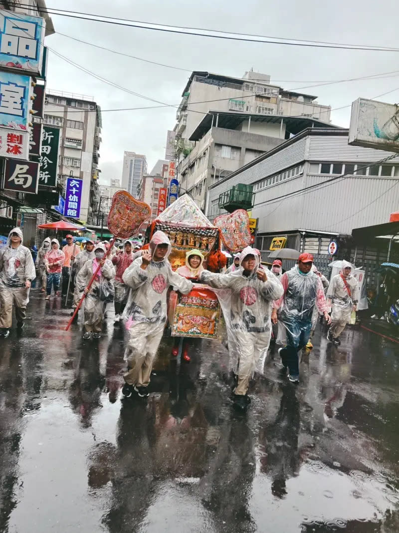 ▲于美人為西螺太平媽祖掌轎。（圖／于美人提供）