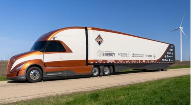 The International SuperTruck 2 prototype achieved 16 miles per gallon. (Photo: Navistar)