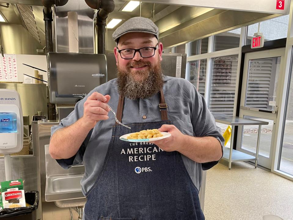 "The Great American Recipe" contestant Brian Leigh made macaroni and cheese as part of his cooking demonstration Wednesday at Stark State College.
